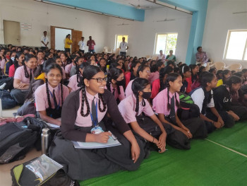 menstrual hygiene management session, girls empowerment, educate young girls, educate india , healthy menstruation, clothe pad distributions