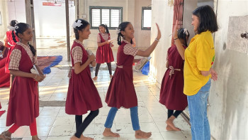 menstrual hygiene management session, girls empowerment, educate young girls, educate india , healthy menstruation, clothe pad, Happy girls