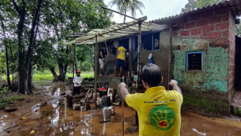 Making The Difference NGO  Helping people in chiplun to recover from flood disaster
