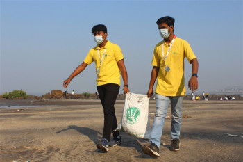 uttan_beach_cleanup
