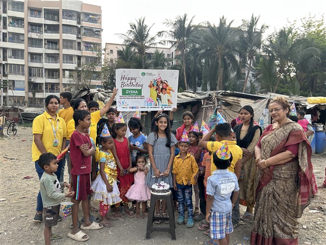zysha with children