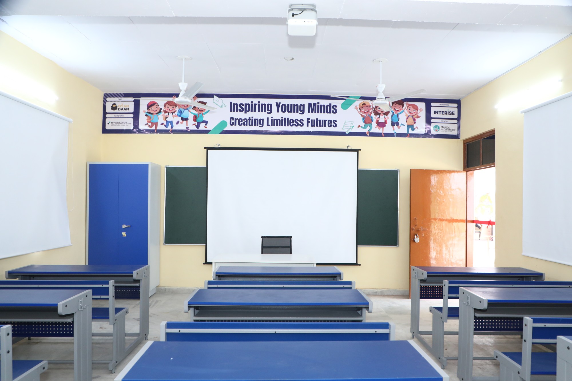 Students using a Gyandaan computer lab